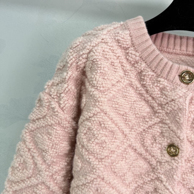 l0vis Vvtt0n sweaters